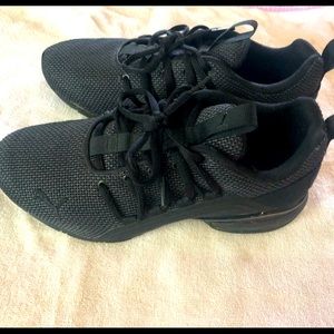 Boys Puma SOFTFOAM shoes.